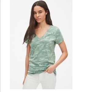 3 Gap (Gray, Green) and Old Navy (pink) Vneck Camo Tees in variety of colors